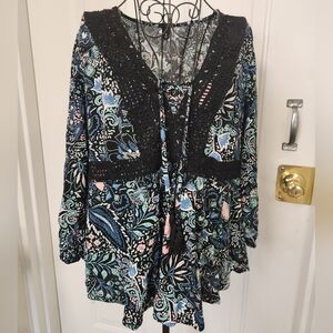 Torrid Black and Blue Floral Blouse Large